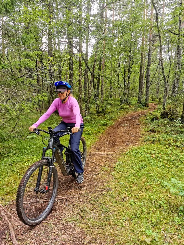 E mtb tours online